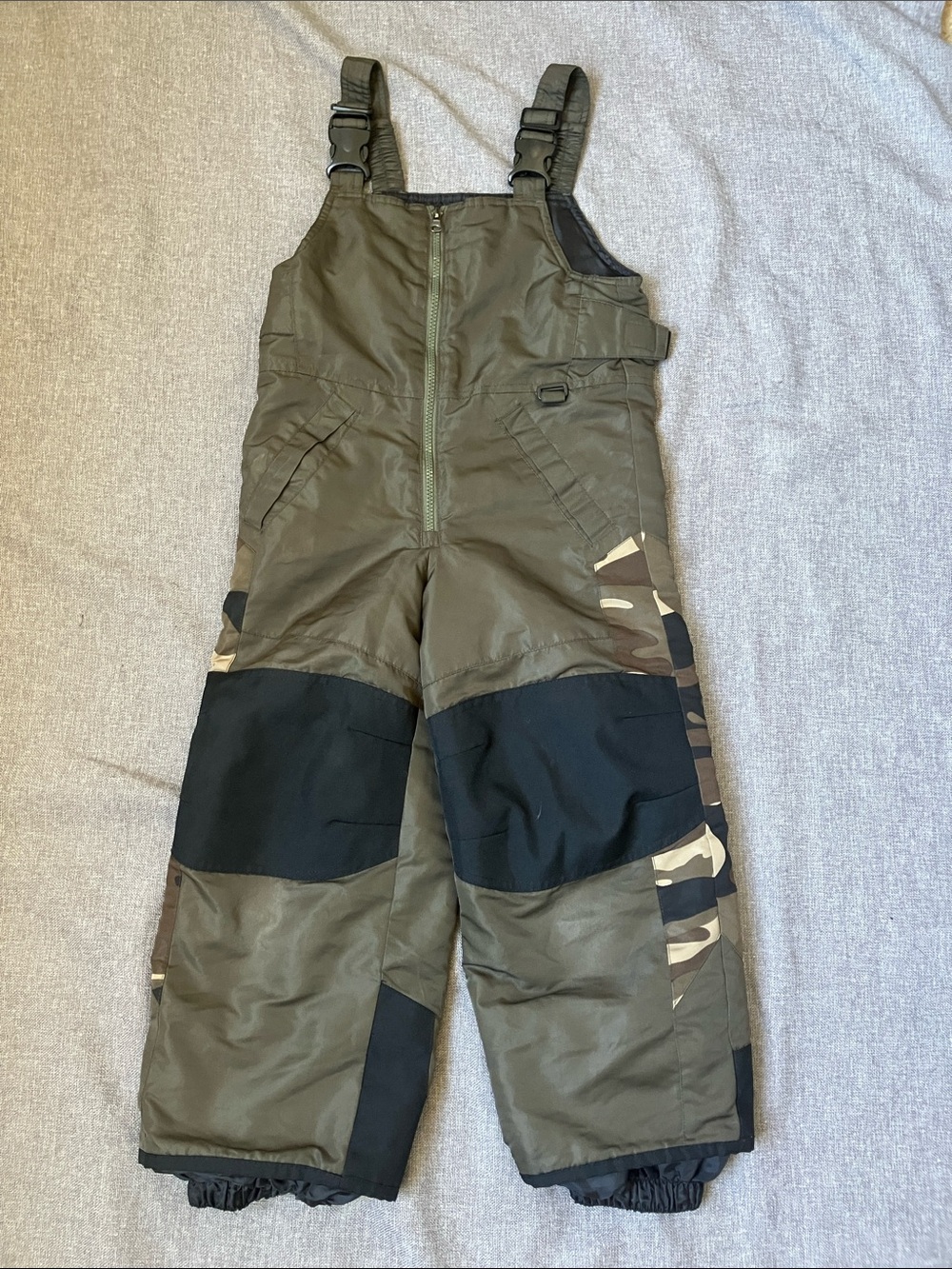 Kids unisexCherokee Green Snow Bib Overalls with Camouflage Accents Size XS
